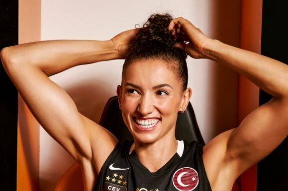 NIKE VE VAKIFBANK SPOR KULÜBÜ