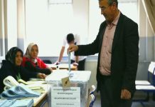 Tüm yurtta oy verme işlemi başladı