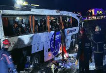 Aksaray’da yolcu otobüsü devrildi: 2 ölü, 34 yaralı
