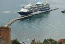Alanya’ya yılın ilk kruvaziyeri geldi