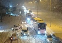 Ulaşıma kar engeli: Araçlar yolda kaldı, kazalar yaşandı