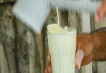 Sevinçte de kederde de ayran içtik
