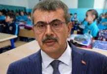 Okullarda Ara Tatiller Kalkıyor: Yaz Tatili Uzayacak
