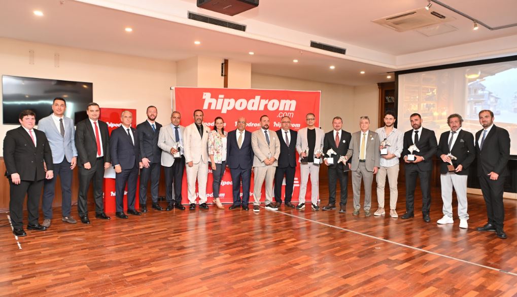 Hipodrom.com ana sponsorluğundaki 11. Karayel Ödülleri’nde yılın başarılı safkanları ödüllendirildi